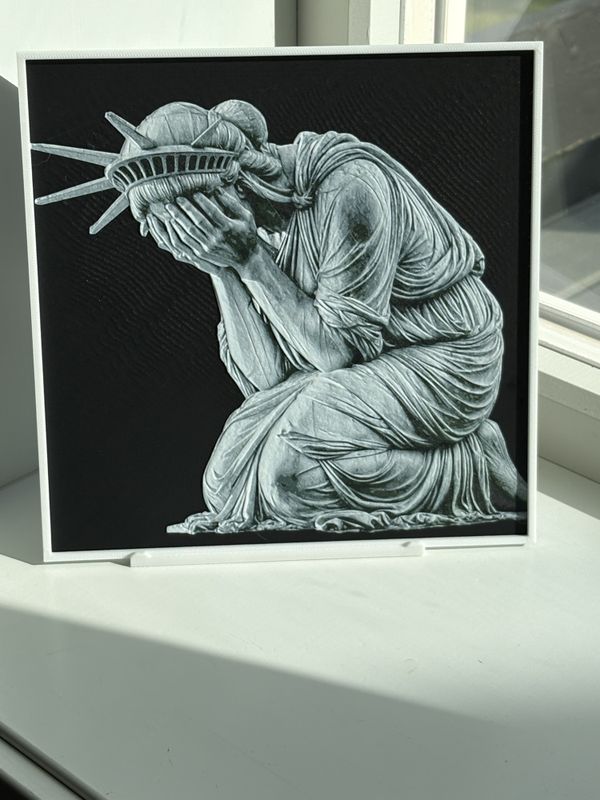 Veggkunst: Lady Liberty Weeps