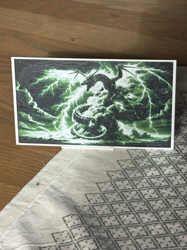 Veggkunst: Storm Dragon